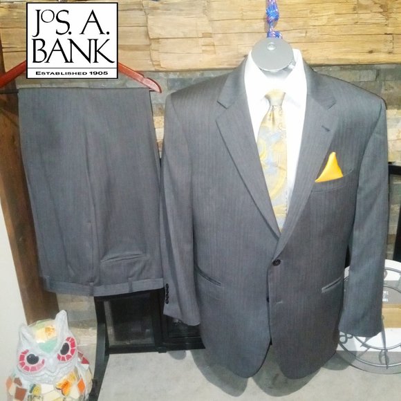 Jos. A. Banks Grey Herringbone 100% Wool Suit 44R Jacket & 35x30 pants - Picture 1 of 7